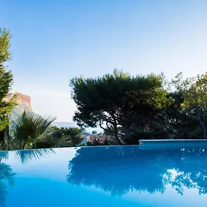 https://villa-andrea-cassis.fr-provencehotel.com